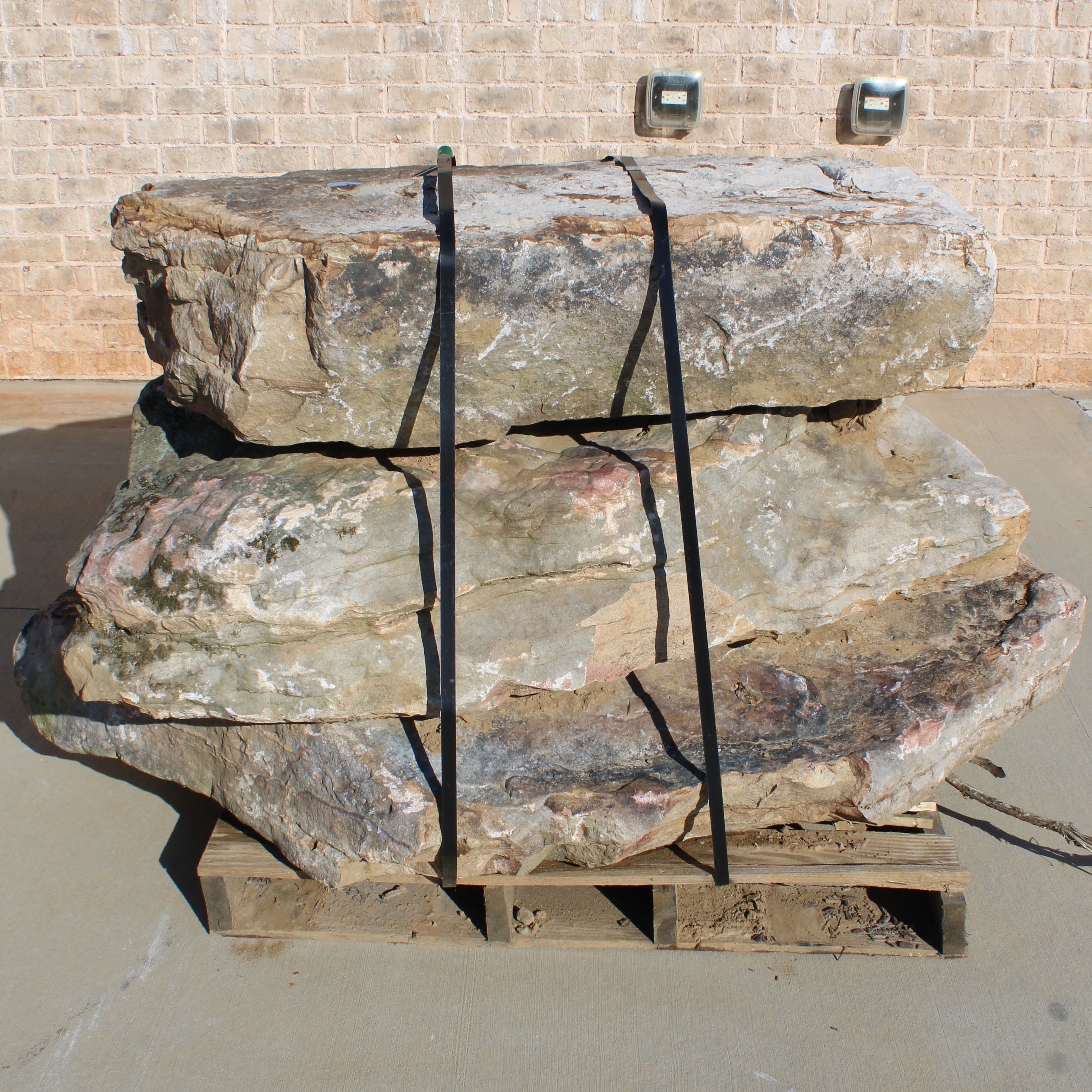 TENNESSEE FIELDSTONE FINGER BOULDER