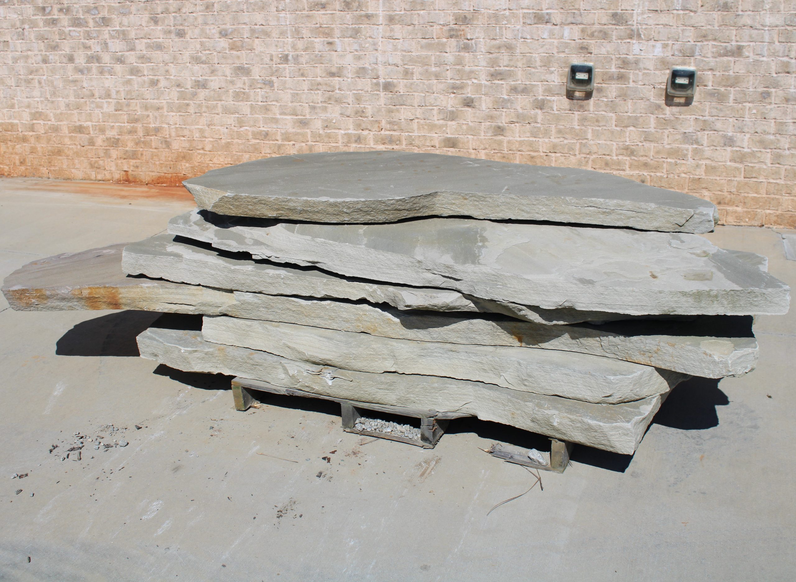 FLAGSTONE SLAB GRAY 3" - 5" THICK