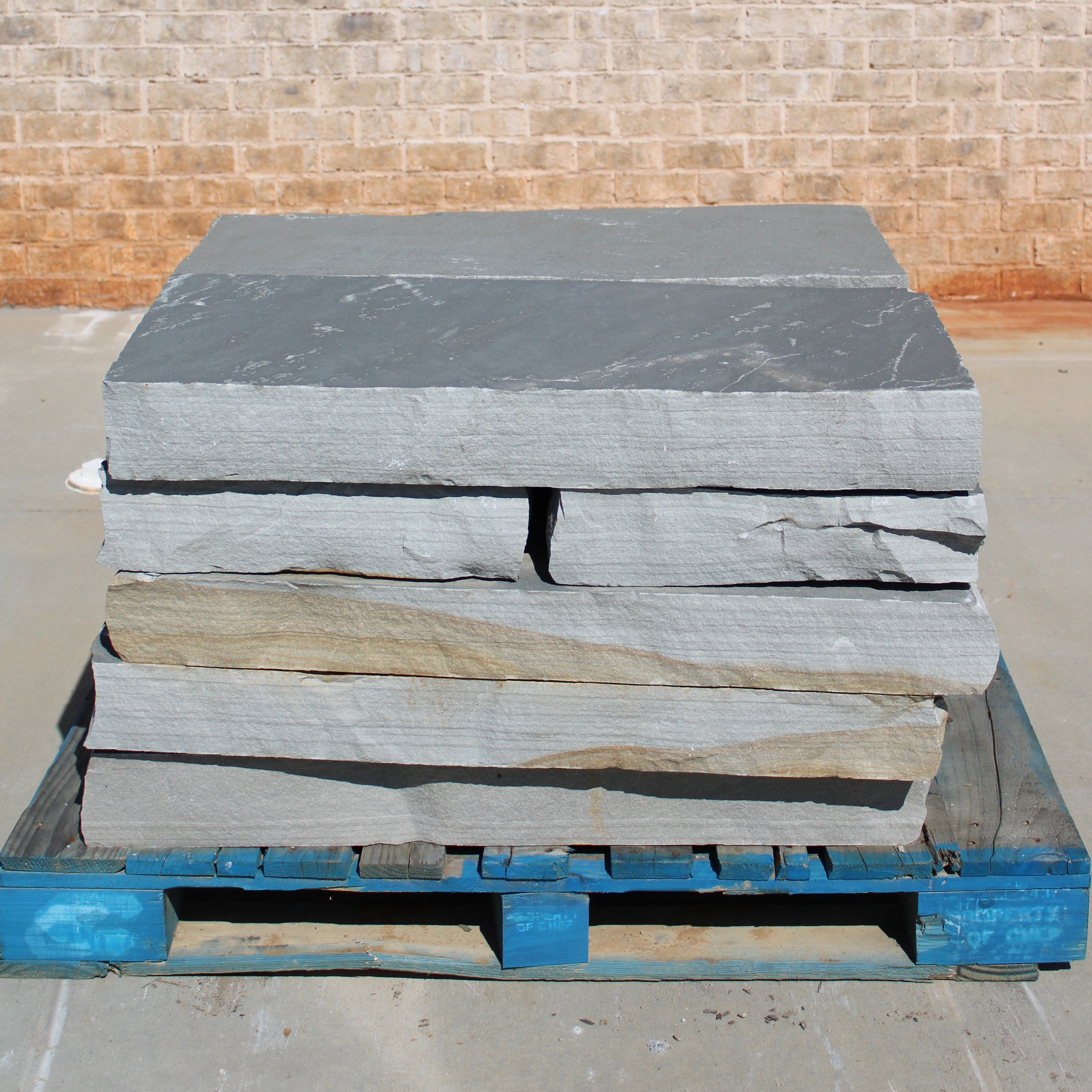 FLAGSTONE STAIRTREAD 18x36 GRAY 4-6 IN