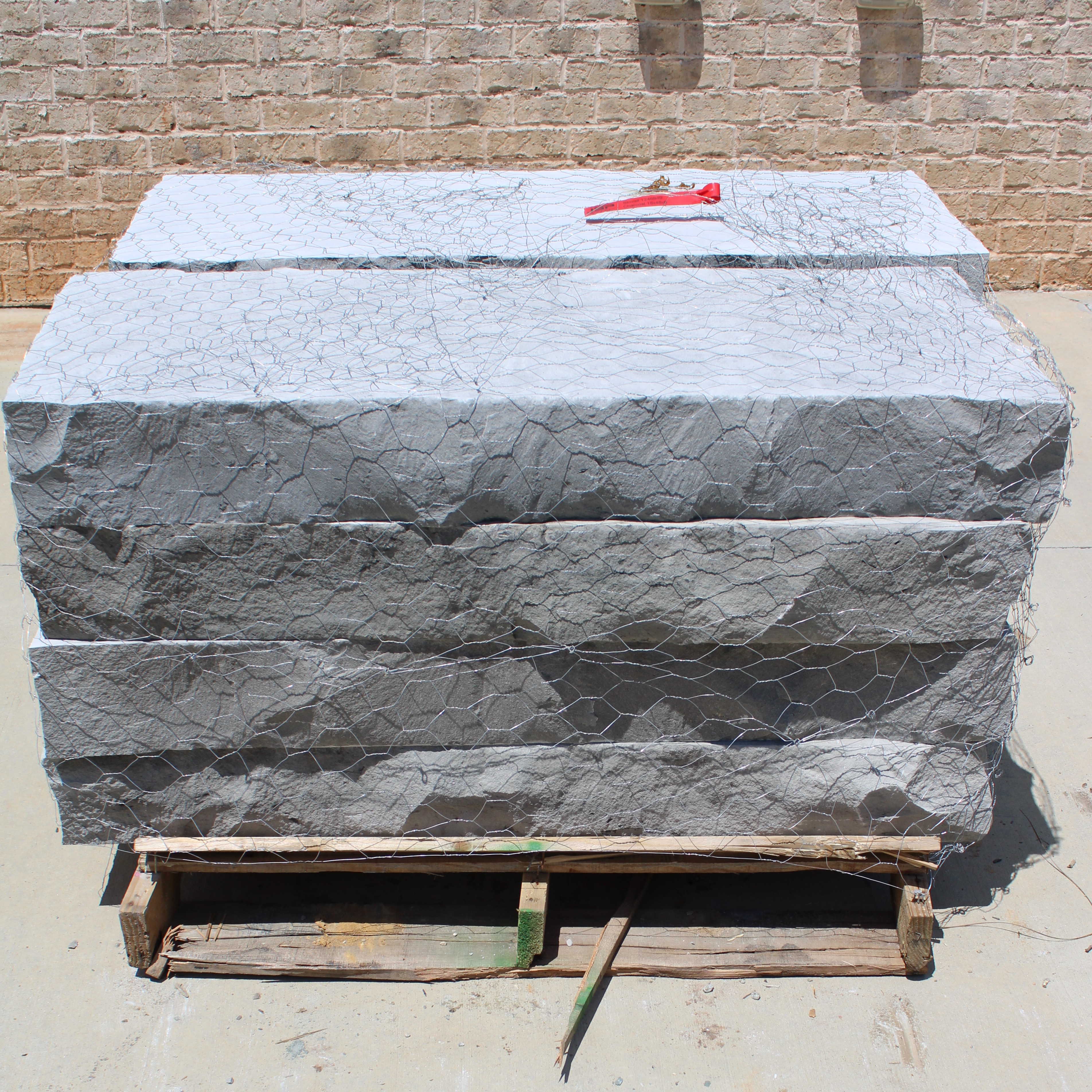 FLAGSTONE STAIRTREAD 18x48 GRAY 6-8 IN